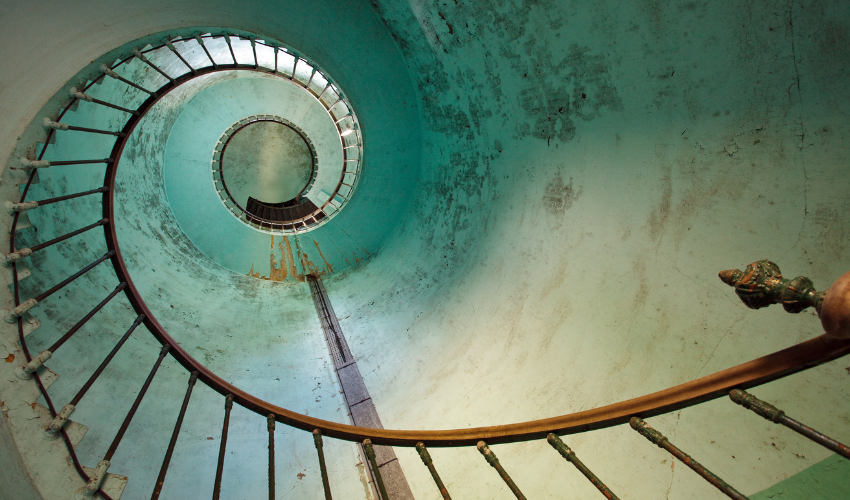 Step-by-step staircase symbolizing the detailed implementation process of Prosci Change Management Methodology.